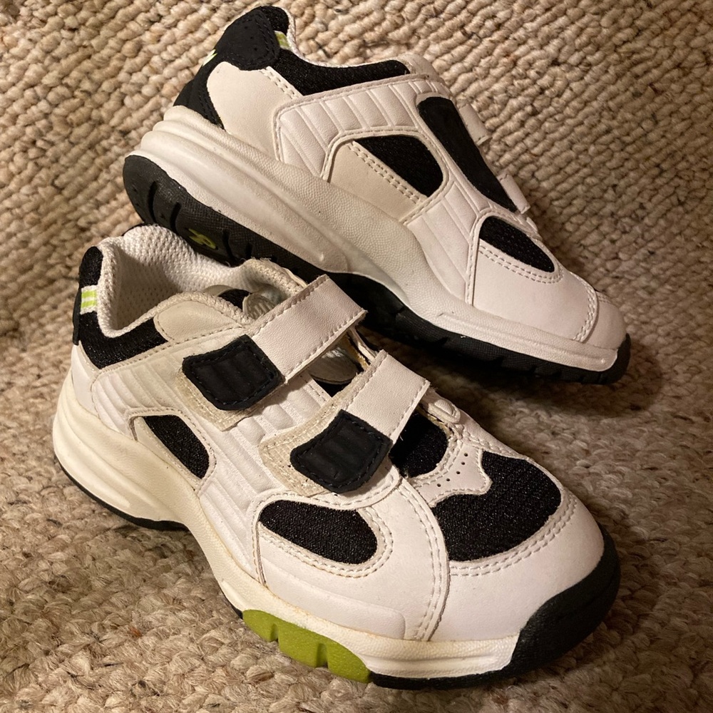Stride Rite Black & White Leather Sneakers